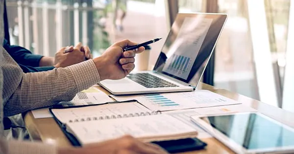 Web標準にこだわった制作と仕様の徹底